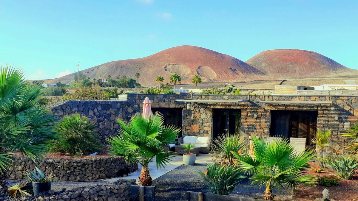 La Oliva House | stone house in a very quiet area