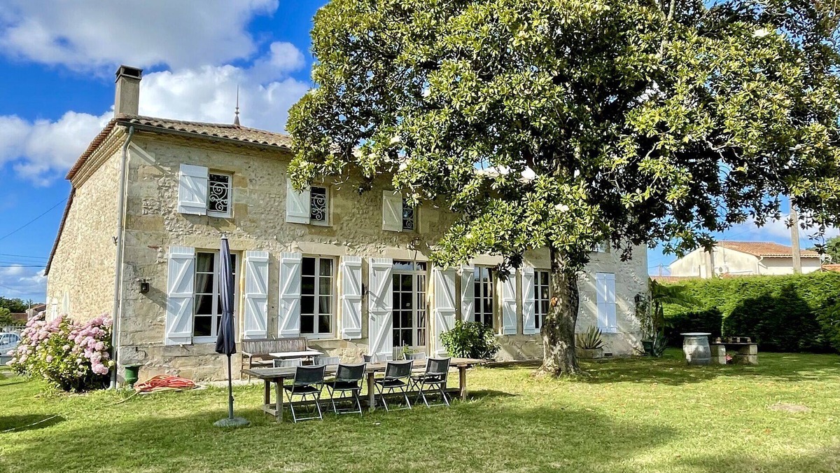 Valeyrac House | Stone house in an idyllic setting, with pool, relaxing and quiet!