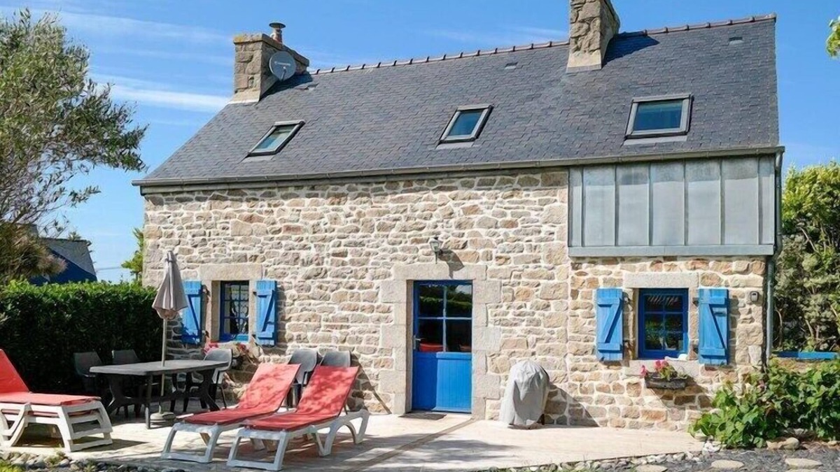 Plougoulm House | Stone House in Brittany near Roscoff & Beaches