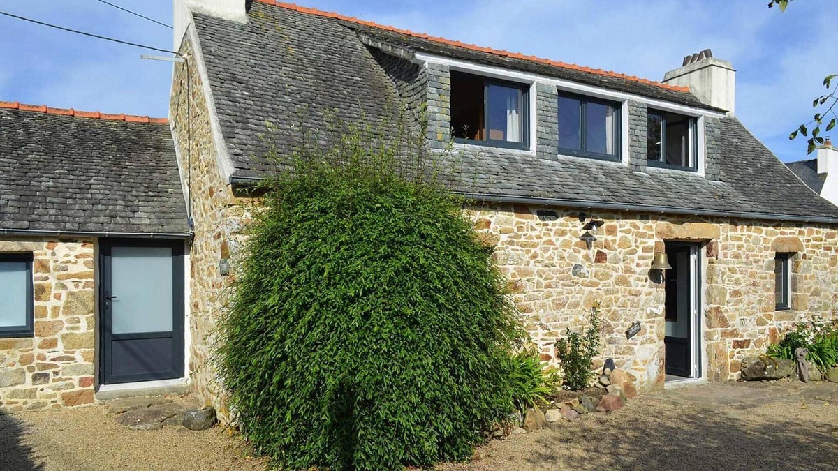 Plougasnou House | Stone House in Plougasnou near Port Blanc Beach