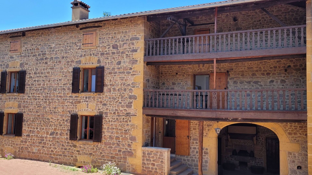 Sarcey House | Stone house in Sarcey en Beaujolais 12 people