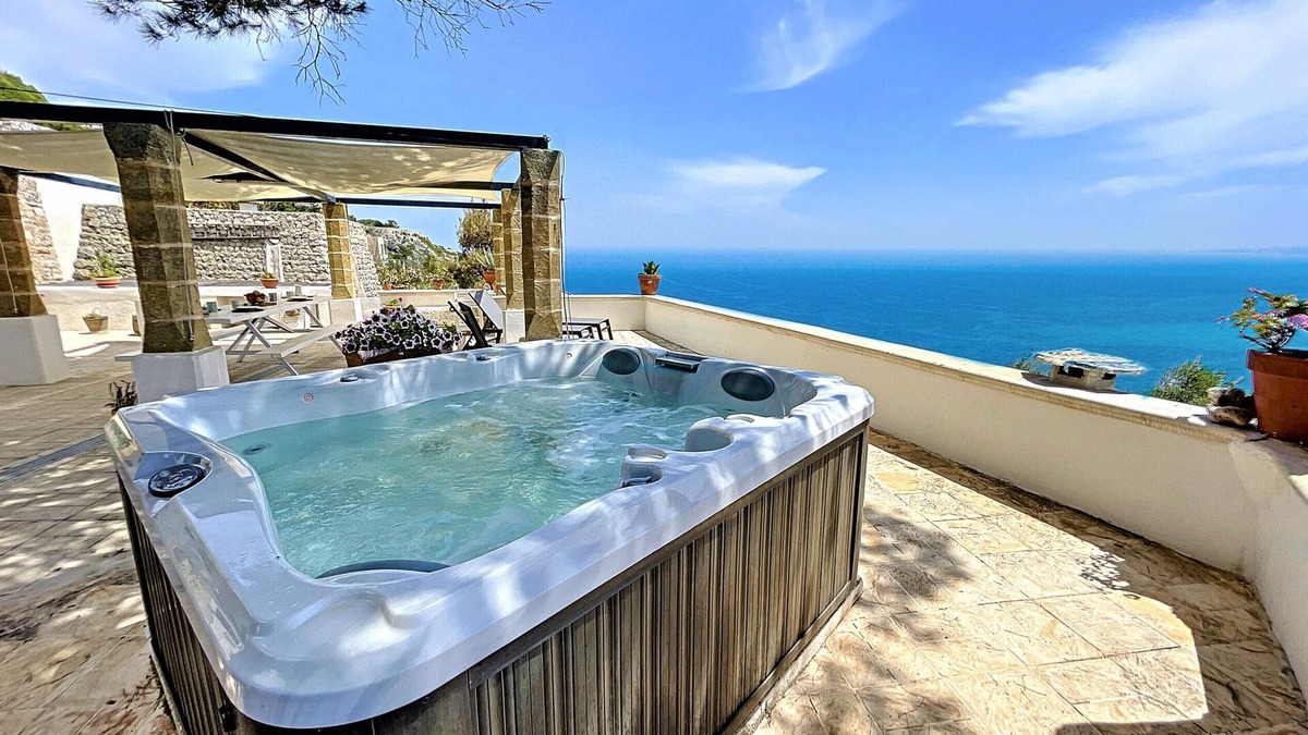 Gagliano del Capo House | Stone house with outdoor jacuzzi on the cliffs (A)