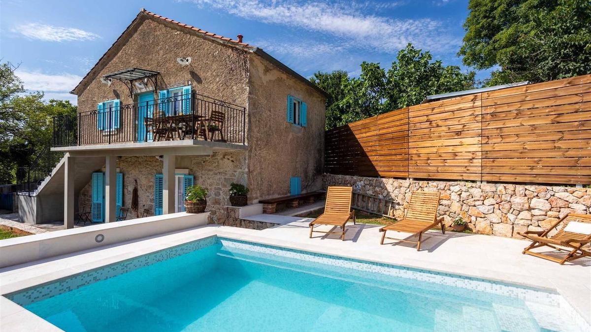 Klimno Villa | Stone house Katarina with swimming pool, only 50 meters from the Sea