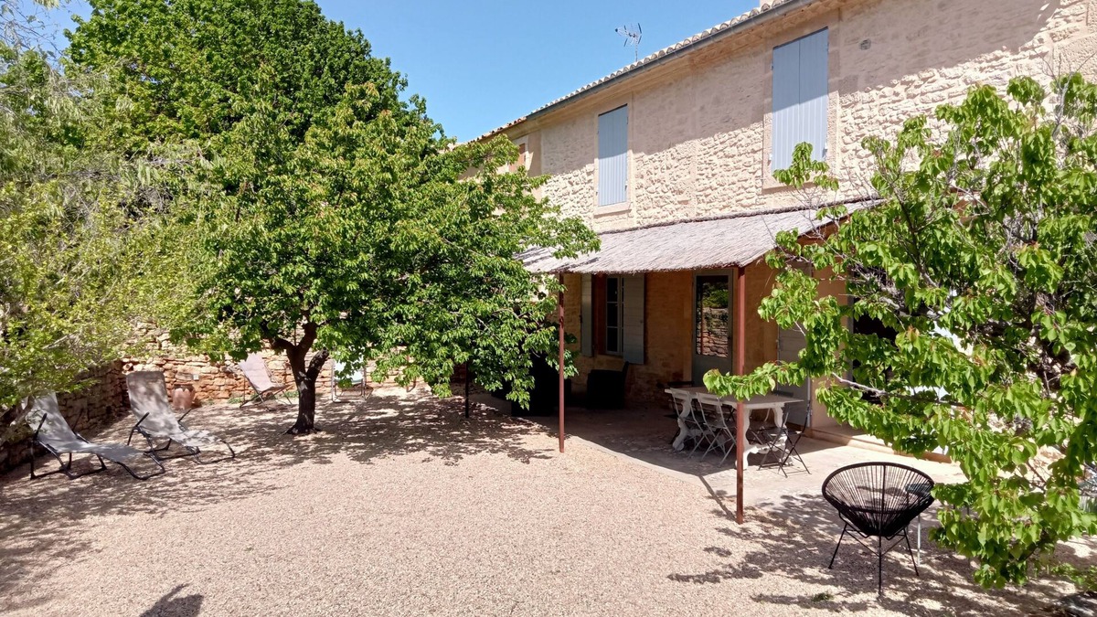 Castillon-du-Gard House | Stone house - medieval village South of France - commodities & services included