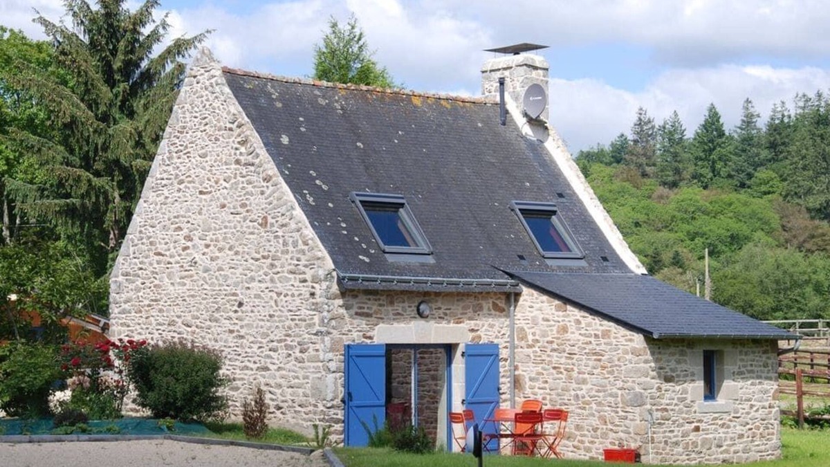 Coatroual House | Stone house on a country estate!