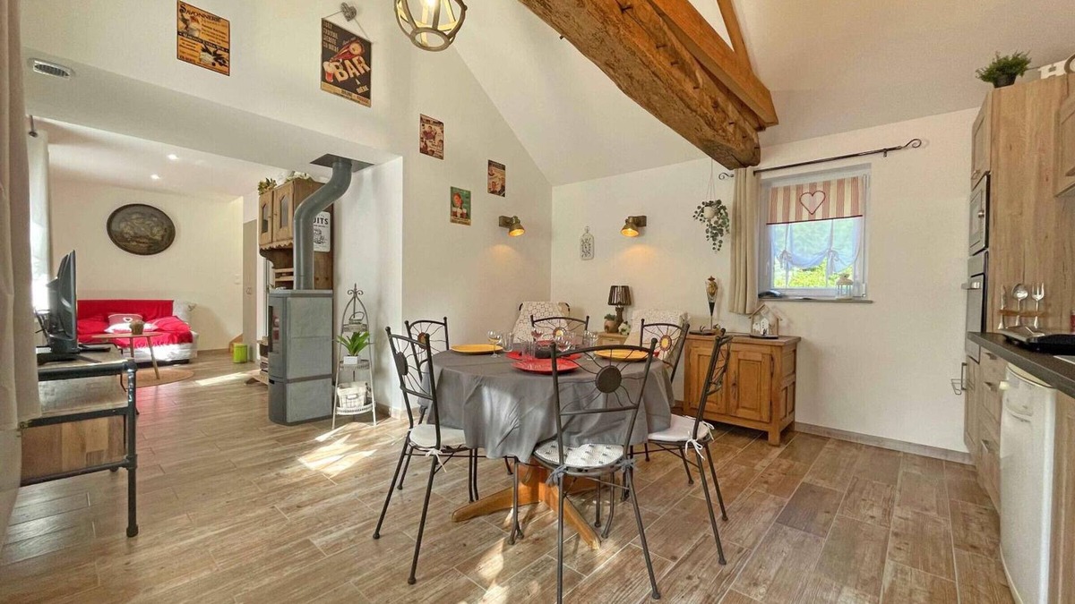 La Coulonche Cottage | Stone house, peaceful, near Bagnoles, pets allowed, garden