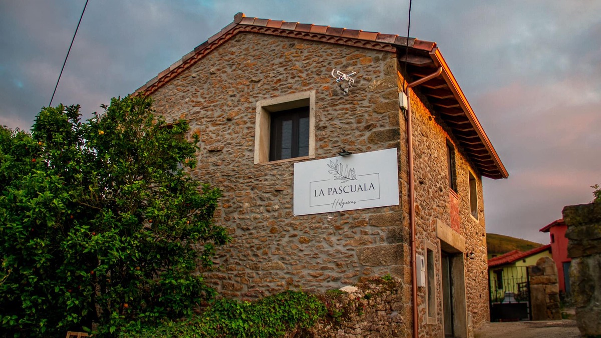 Helgueras Cottage | STONE HOUSE WITH GARDEN BETWEEN THE SEA AND THE MOUNTAIN