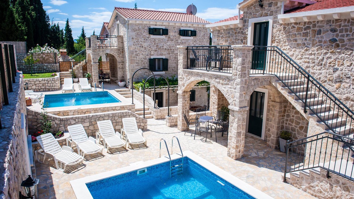 Kremena House | STONE HOUSES , COMPLETE PRIVACY , 7 BEDROOMS , 2 POOLS , IDEAL PLACE FOR HOLIDAY