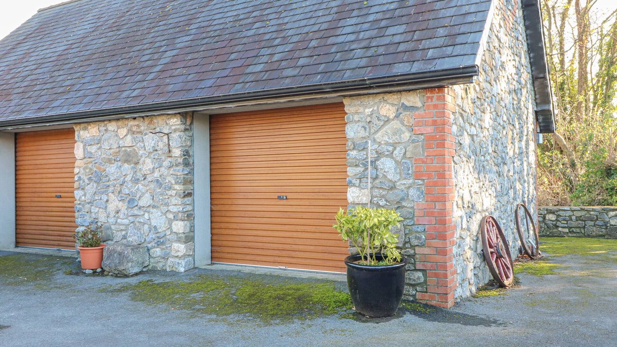 Kilkenny Apartment | STONE LODGE, with open fire in Kilkenny, County Kilkenny