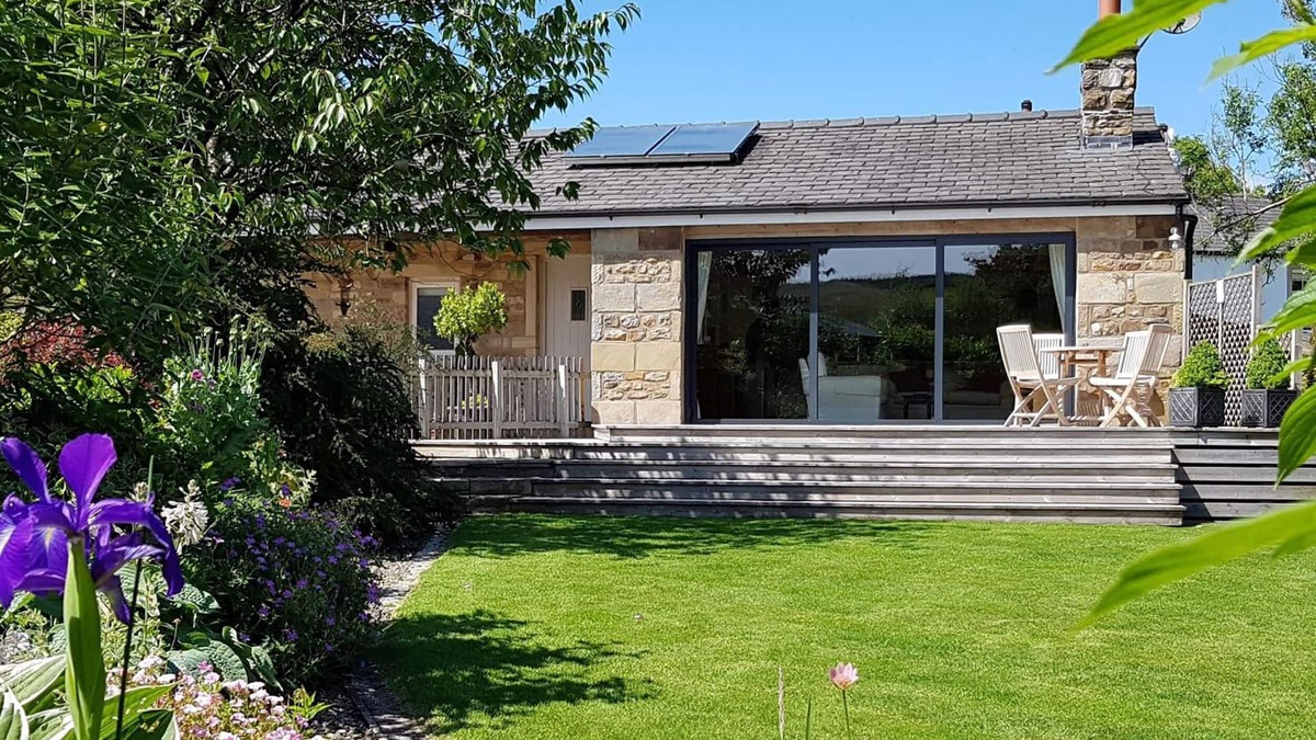 Harrop Fold Cottage | STONE MOUSE COTTAGE, character holiday cottage in Bolton-By-Bowland