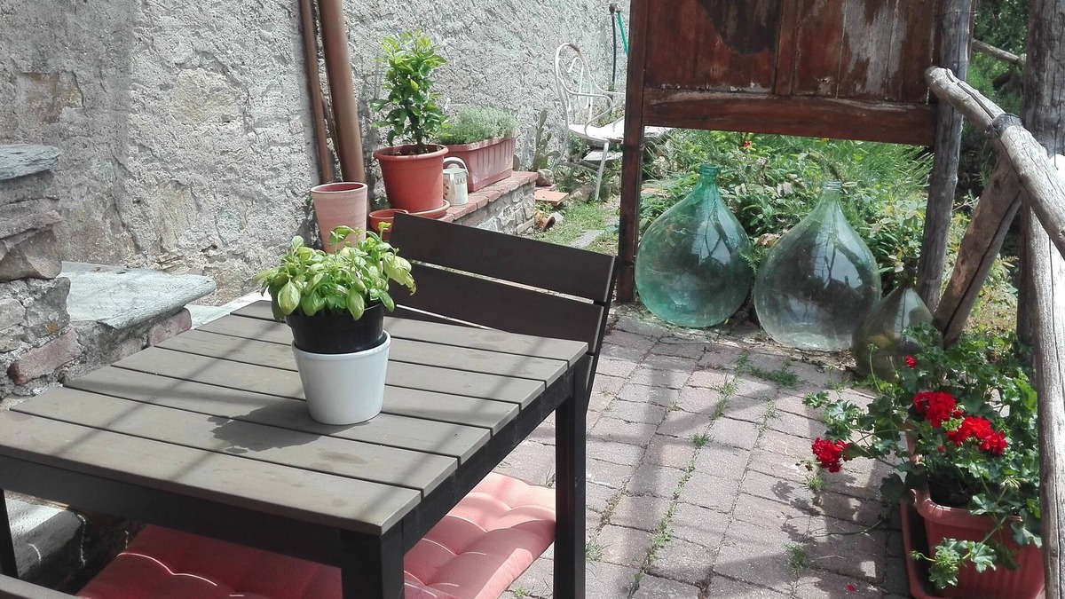 Boveglio Apartment | Stone Rustico with garden in ancient village, Tuscany Exclusive whirlpool