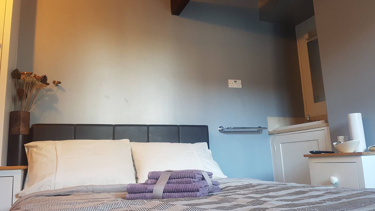 Alton Ski Chalet | Stone's throw from the Jane's Austen's House