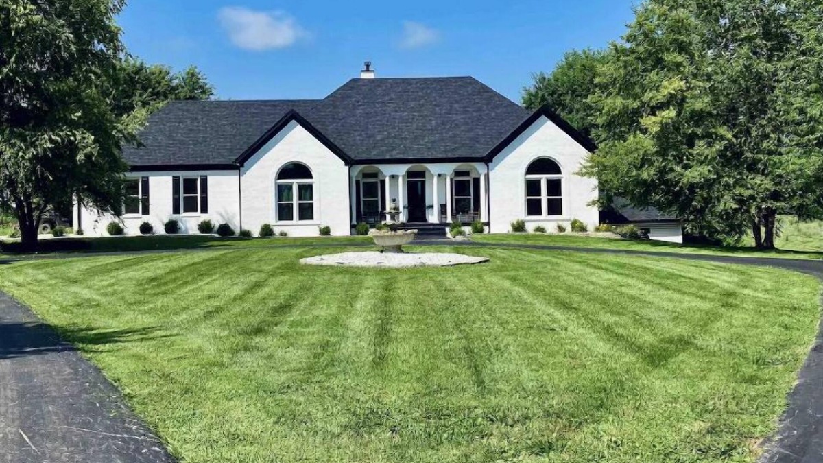 Shelby County House | Stone Spring Farm situated in the center of Kentucky's Bourbon Country