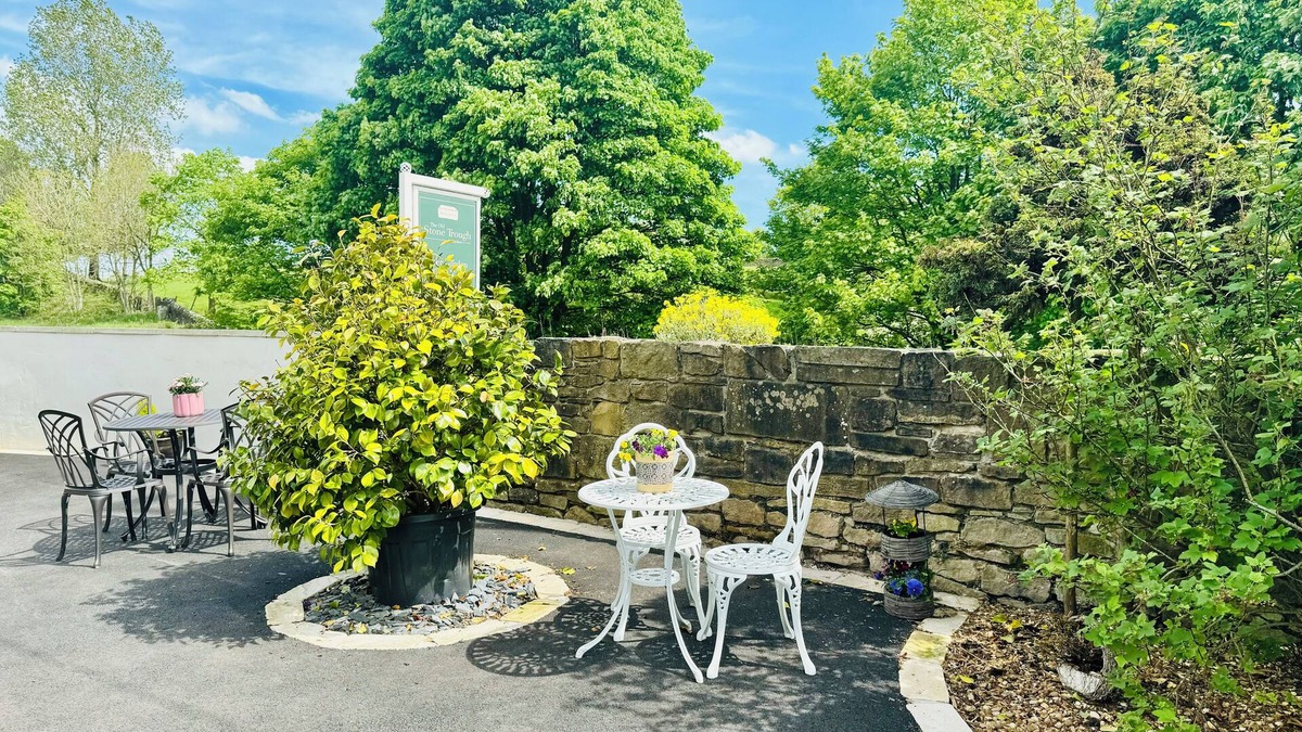 Kelbrook Hotel | Stone trough hotel