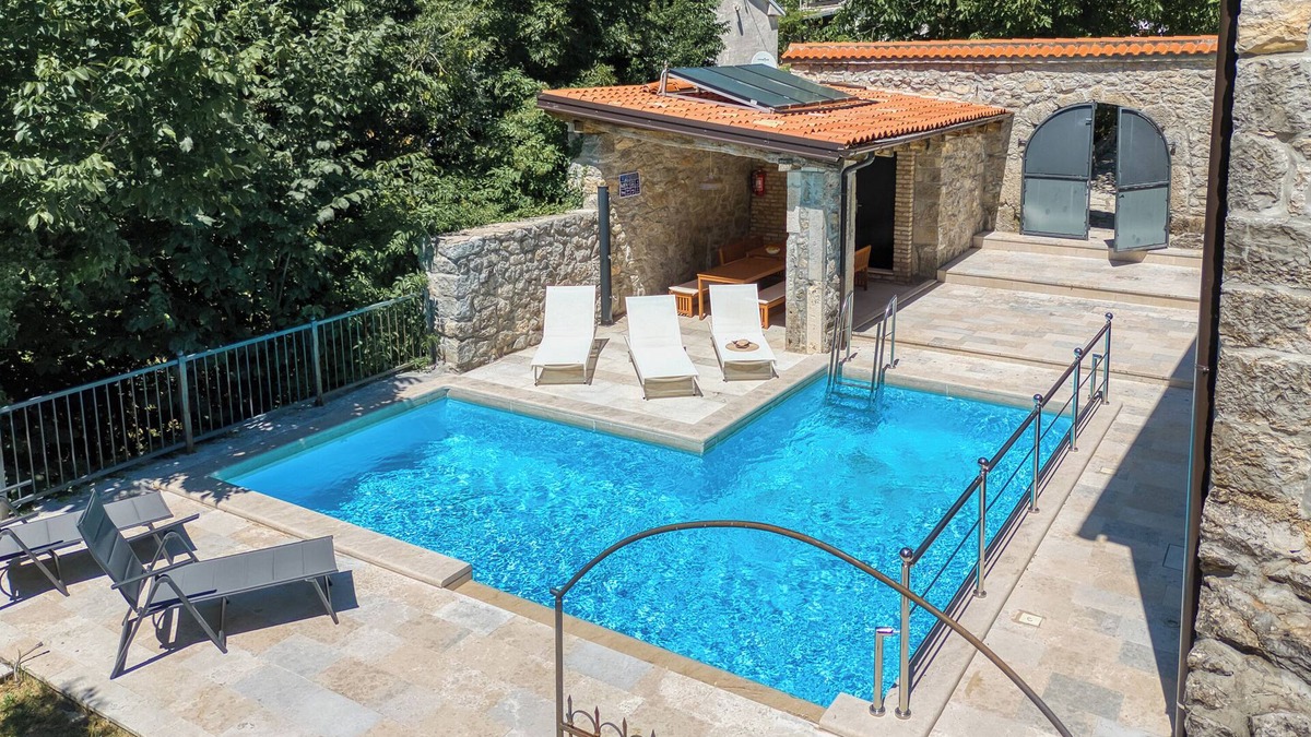 Lupoglav Villa | Stone Villa Galant with Pool, Brgudac, Croatia