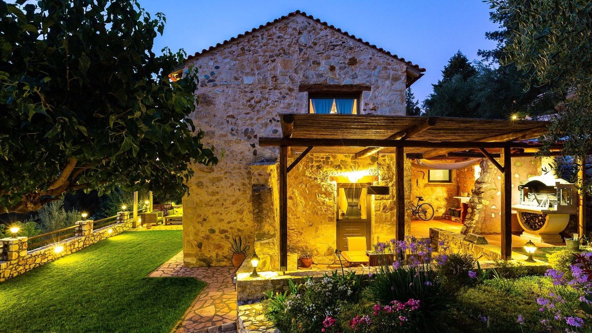 Yerolakkos Villa | Stone villa | Heated pool, playground for kids, serenity