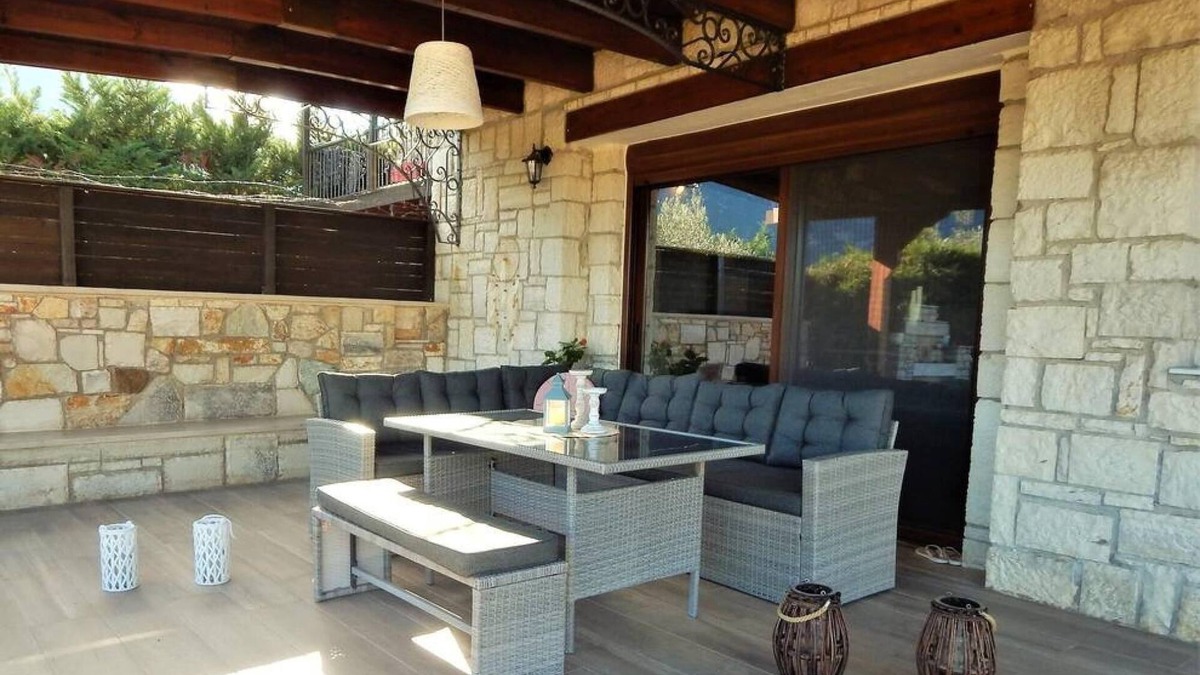 Molos-Agios Konstantinos Villa | Stone Villa Maria in Fthiotida