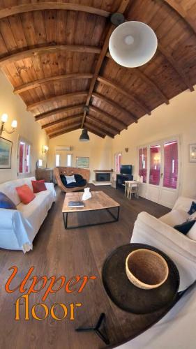 Galaxidi Villa | Stone Villa Maria