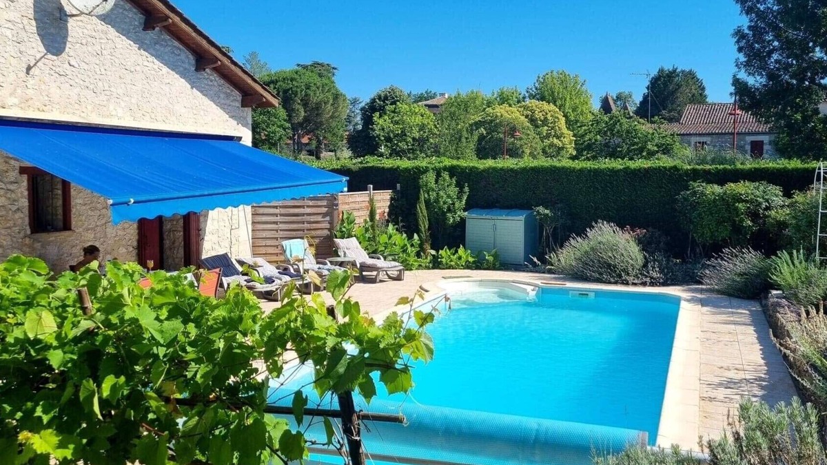 Saint-Sernin Cottage | Stone Village House with Pool in the Heart of Saint Sernin de Duras