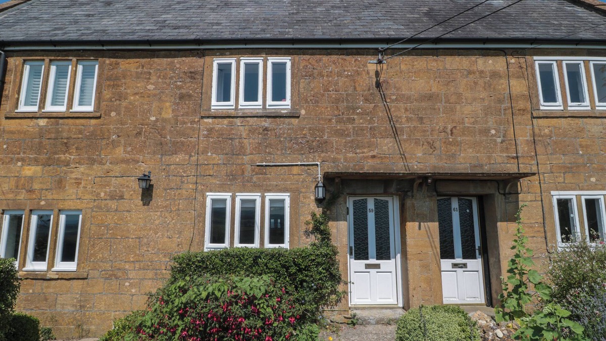 Stoke-sub-Hamdon Cottage | STONECUTTER'S COTTAGE, pet friendly in Stoke-Sub-Hamdon, Somerset