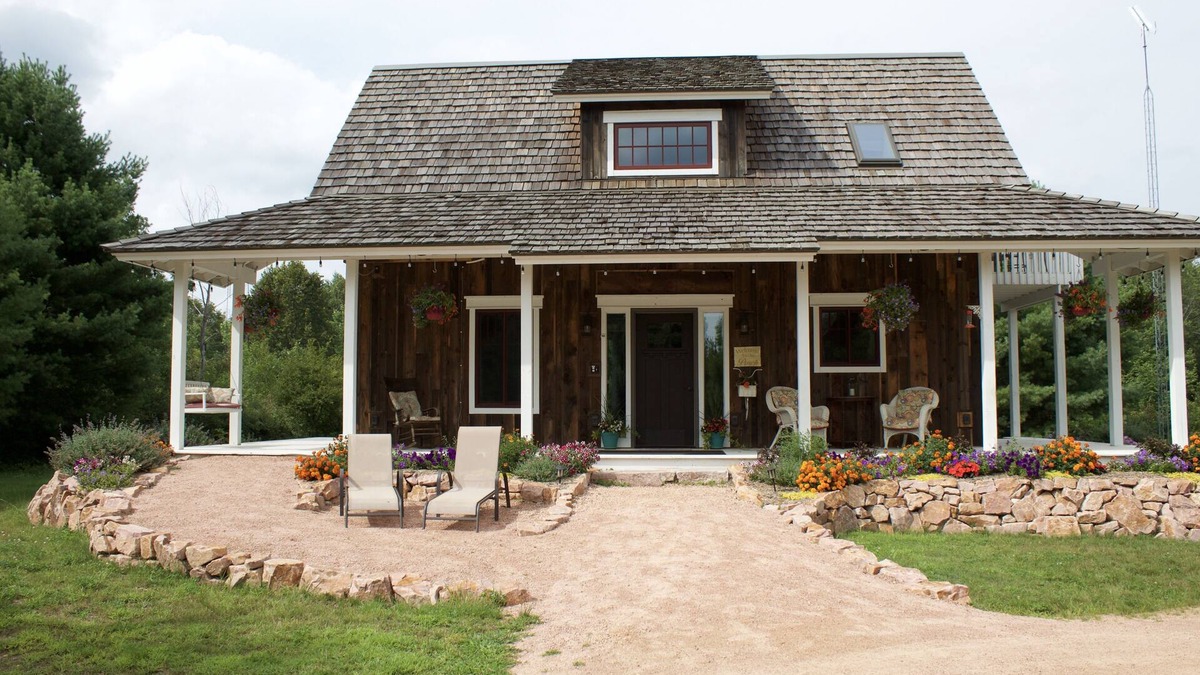 Rice Lake Cottage | Stonehaven Cottages - "The Gatekeeper Cottage"