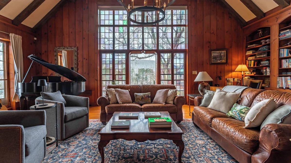 Rowland House | Stonehaven on the Delaware: River Access + Sauna