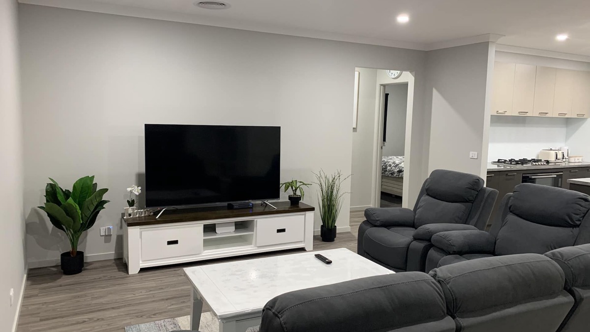 Shepparton House | STONEHAVEN, perfect holiday accommodation for families. Close to GV Hospital