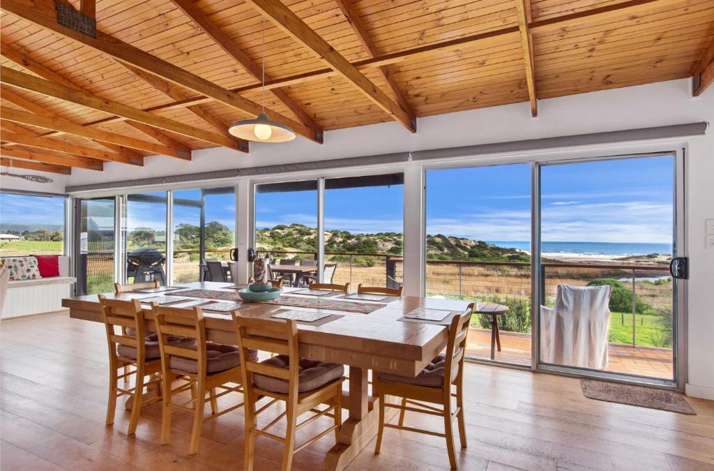 Carrickalinga House | Stones Throw 26 River View Drive