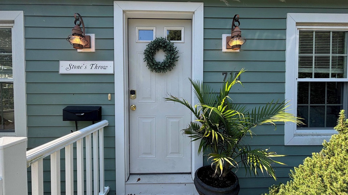 Dartmouth House | Stones Throw Waterfront