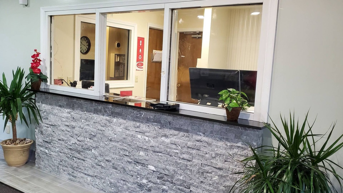 Smithfield Hotel | Stonewood Inn & Suites Carrollton - Smithfield