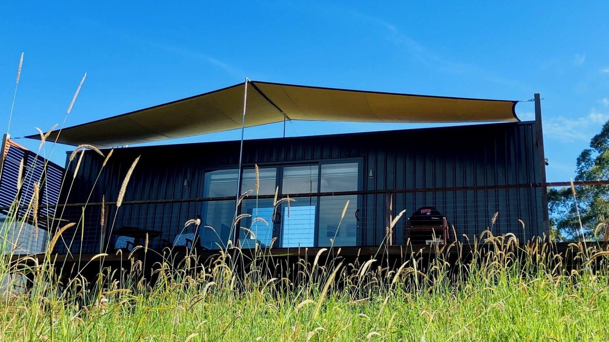 Nimbin Cabin | Stoney Chute Eco-Cabin 2: off-grid, cosy farm-stay retreat 5km from Nimbin.