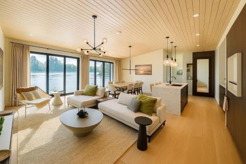 North Kawartha House | Stoney Lake Cottage with Private Dock by Leavetown Vacations