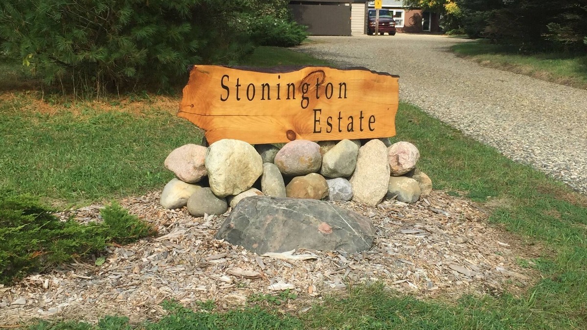Augusta House | Stonington Estate Carriage Room