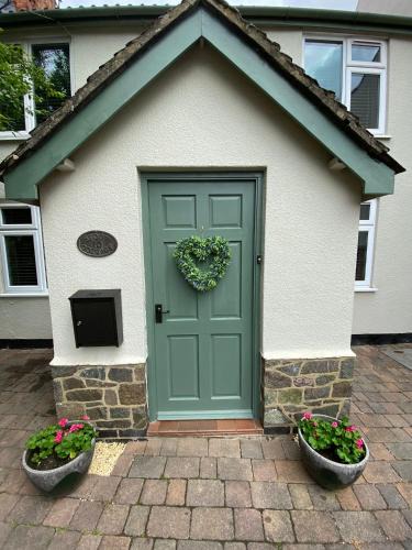 Quorn House | Stoop Cottage - in the heart of Quorn