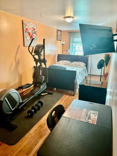 Queens House | STOPnREST EATnSLEEP FOR BUSY BODY ON THE MOVE