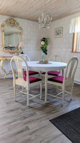 Dalskog House | Stor älg