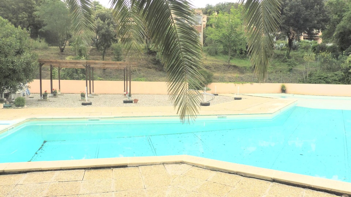 Le Boulou House | storey house of good quality pool and spa guests ideal private tennis