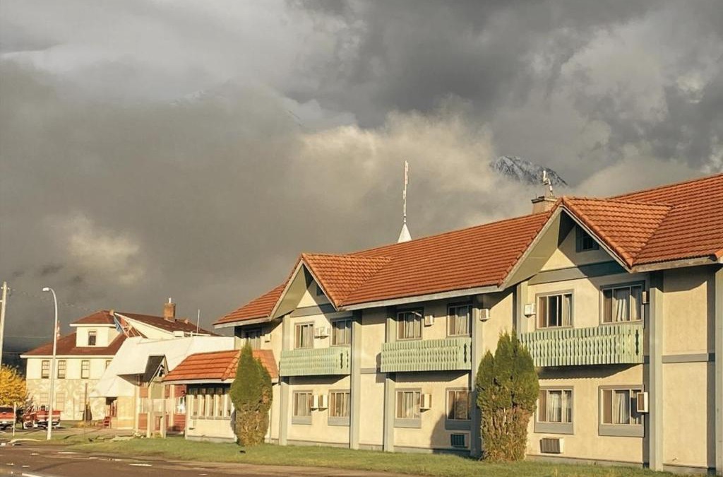 Smithers Hotel | Stork Nest Inn
