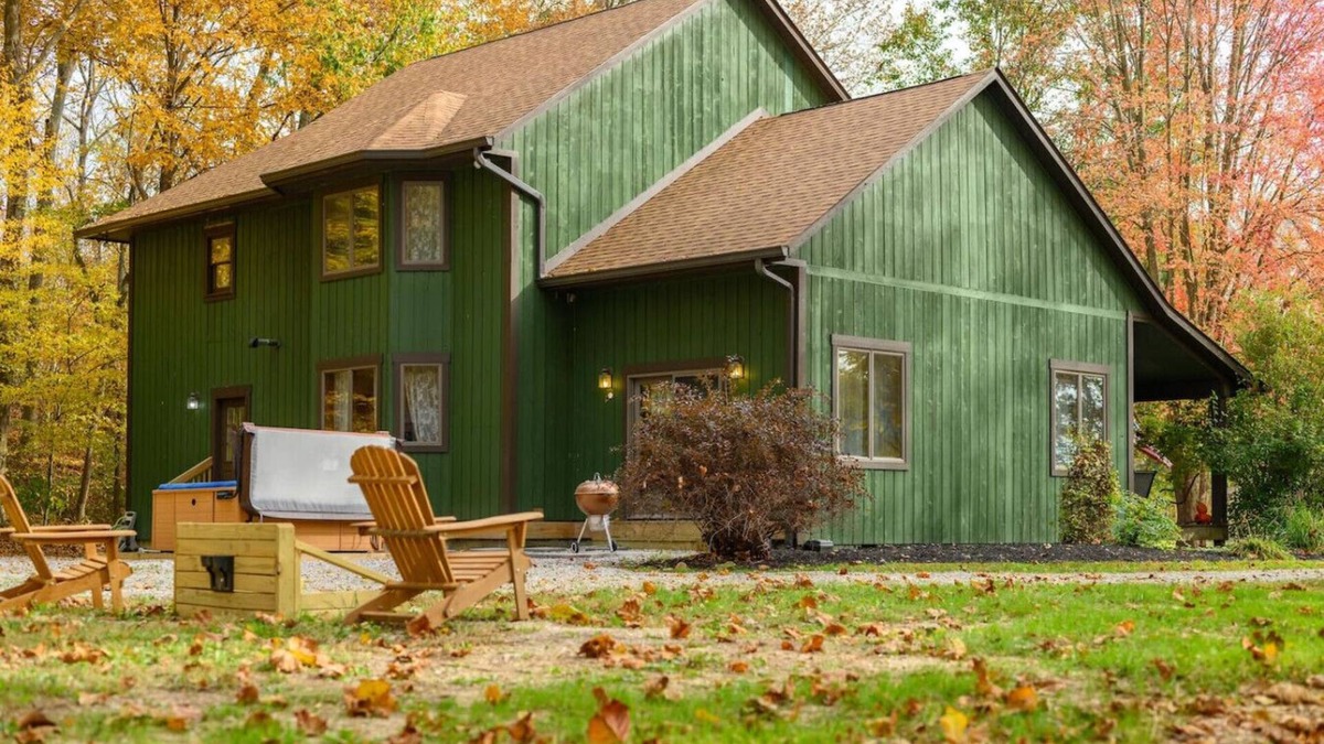 Gnaw Bone Apartment | Story Time Retreat in Brown County