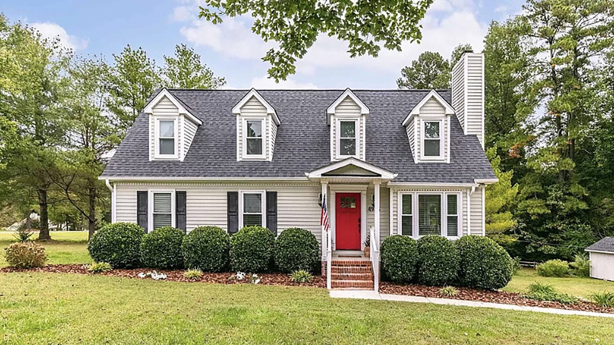 Tuckahoe House | Storybook Cape Cod Cottage - Family & Pet Friendly