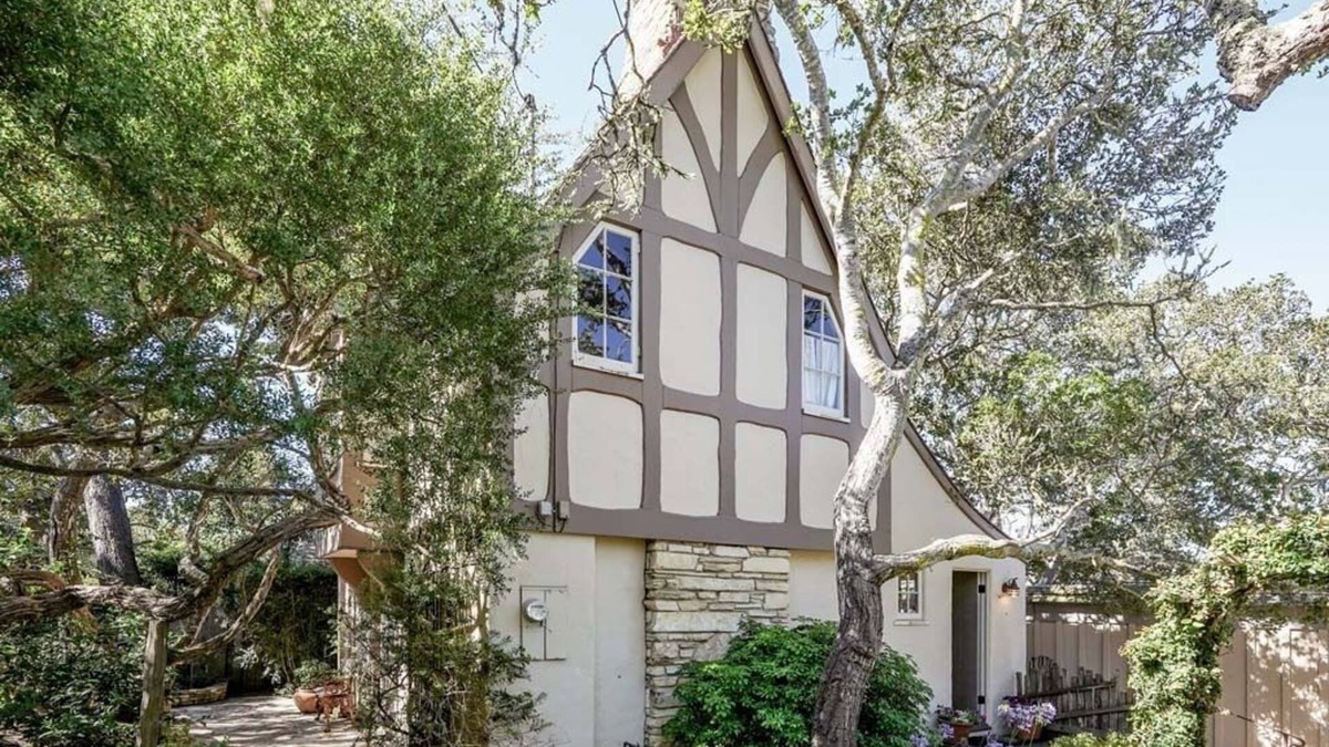 Northeast Carmel House | Storybook Cottage Downtown Carmel