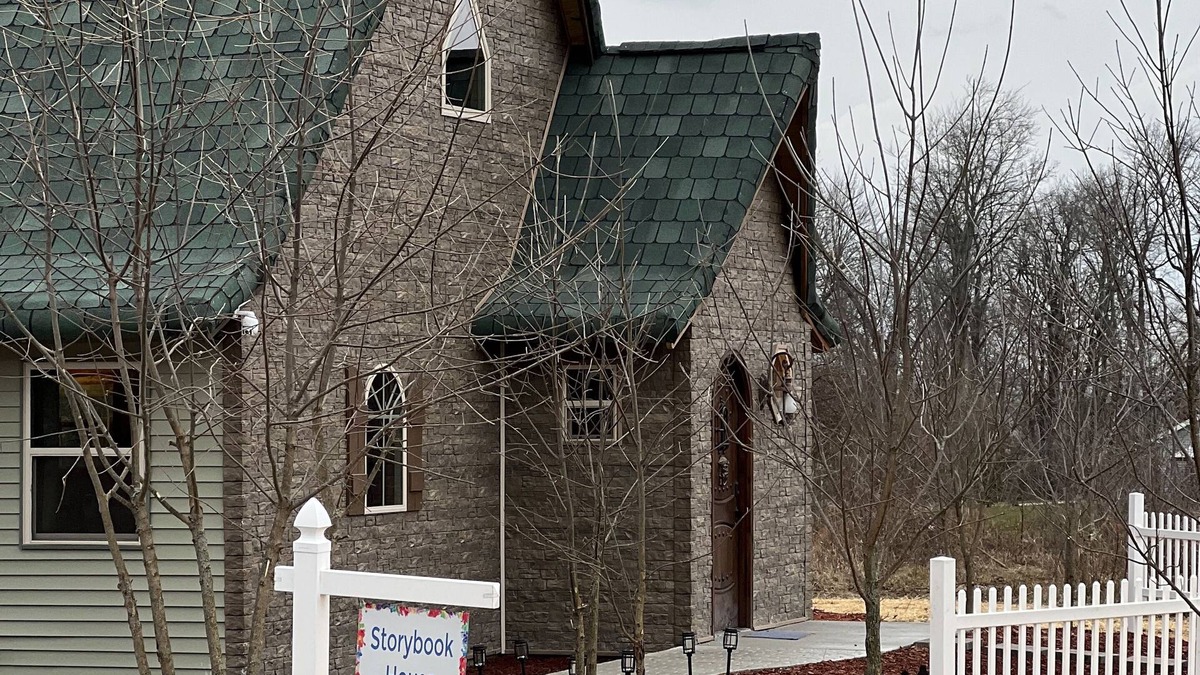 Lyons Cottage | Storybook House - A Fairy Tale Themed Cottage