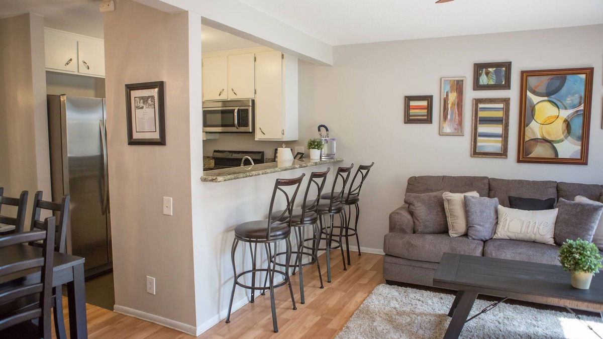 Hermosa Village House | StorybookVilla #2, Fresh, Inviting, & Warm. You Walk to Disney. Proven Brand
