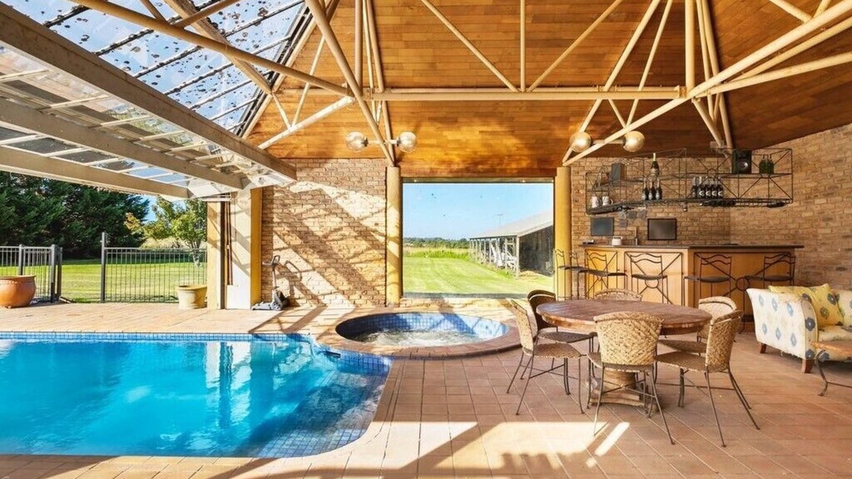 Frankston South House | Stotts Lane Fun Farm Stay