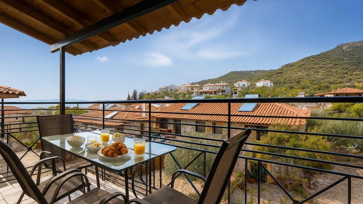 Lefktro Apartment | Stoupa Secret Haven - Spitiko Garden Hideaway