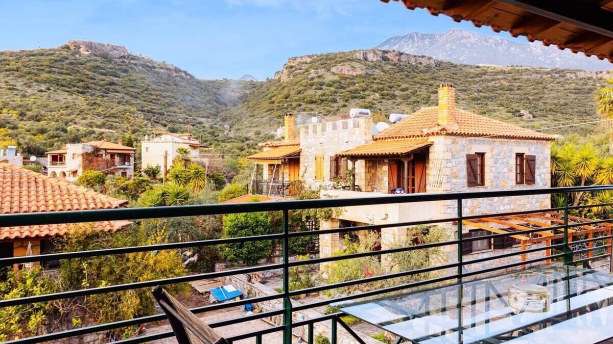 Lefktro Apartment | Stoupa Serene Gem - Spitiko Garden Sanctuary