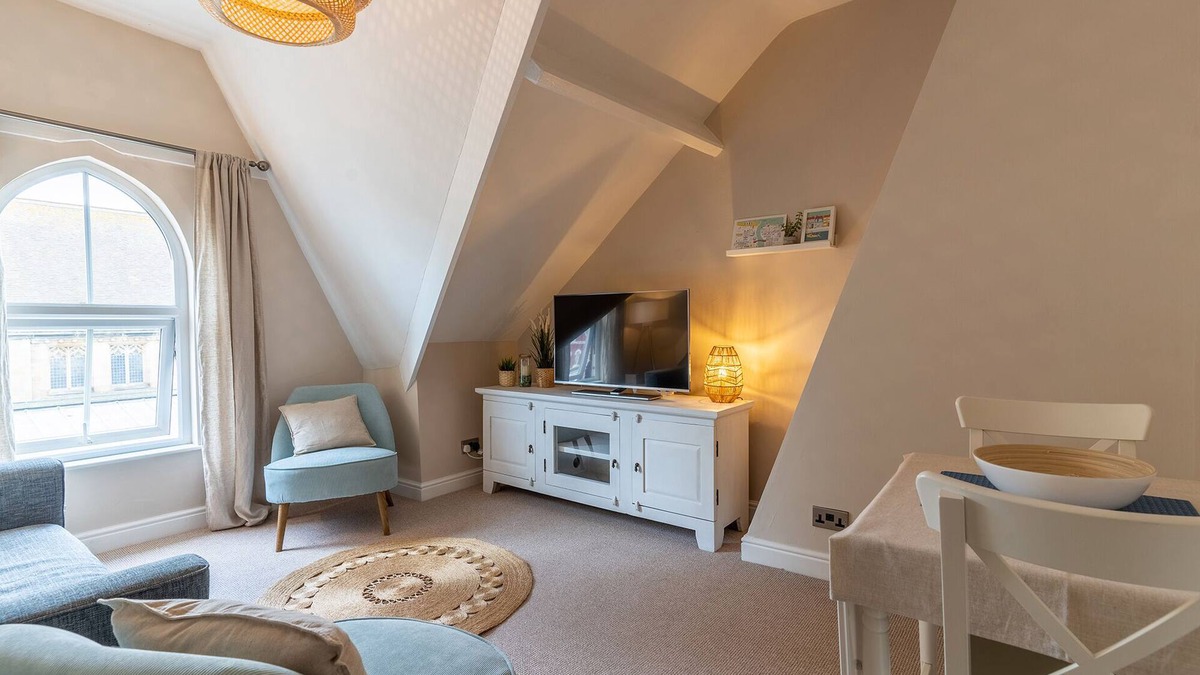 West Cliff Apartment | Stowaways Loft