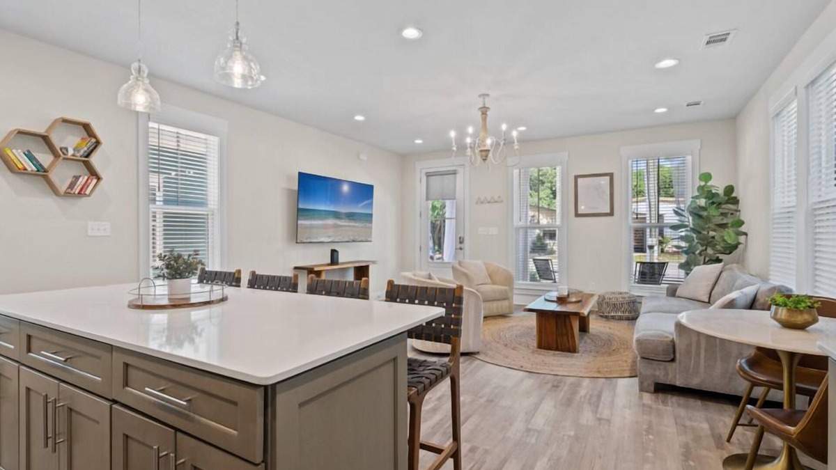 Old East Hill Cottage | STR-Cervantes Coastal Cottage