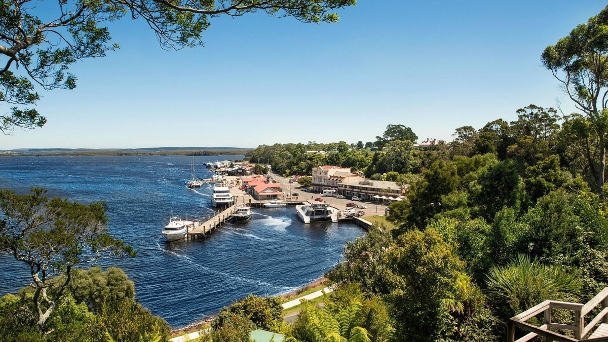 Strahan Hotel | Strahan Village