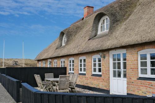 Fjand Badeby House | Strandfogedgården